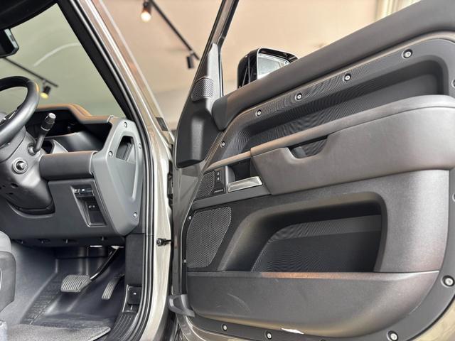 ディフェンダー 110アーバナイト’22 ディーゼルターボ 4WD 60台限定 特別仕様車(21枚目)