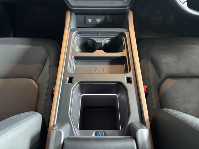 ディフェンダー 110アーバナイト’22 ディーゼルターボ 4WD 60台限定 特別仕様車(25枚目)