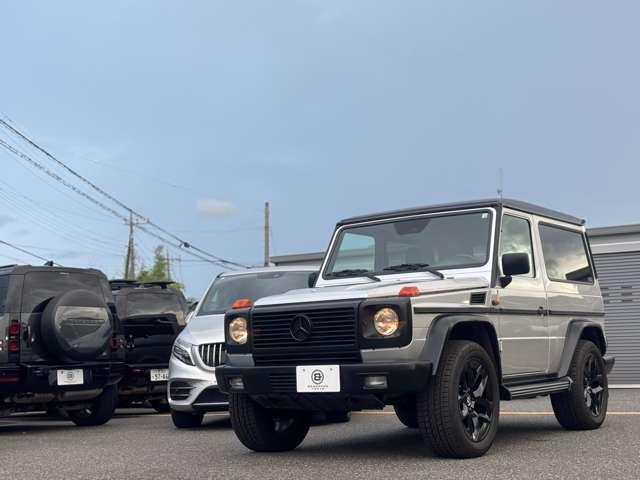 Gクラス  サテンブラックツートン V6エンジン (ブリリアントシルバー×サテンブラック)(5枚目)