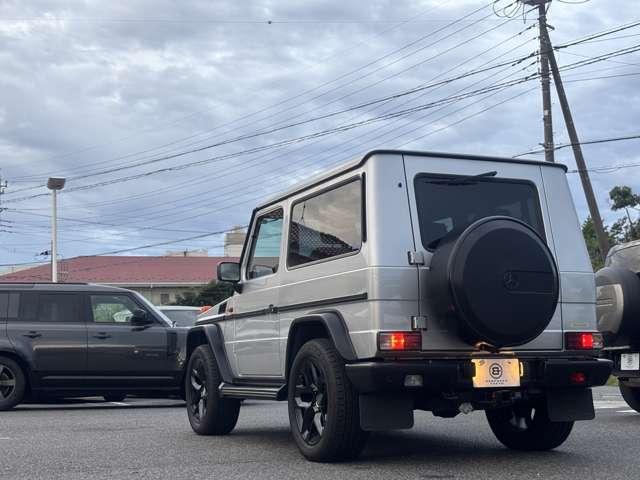 Gクラス  サテンブラックツートン V6エンジン (ブリリアントシルバー×サテンブラック)(6枚目)