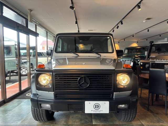 Gクラス  サテンブラックツートン V6エンジン (ブリリアントシルバー×サテンブラック)(8枚目)