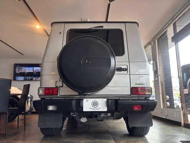 Gクラス  サテンブラックツートン V6エンジン (ブリリアントシルバー×サテンブラック)(11枚目)