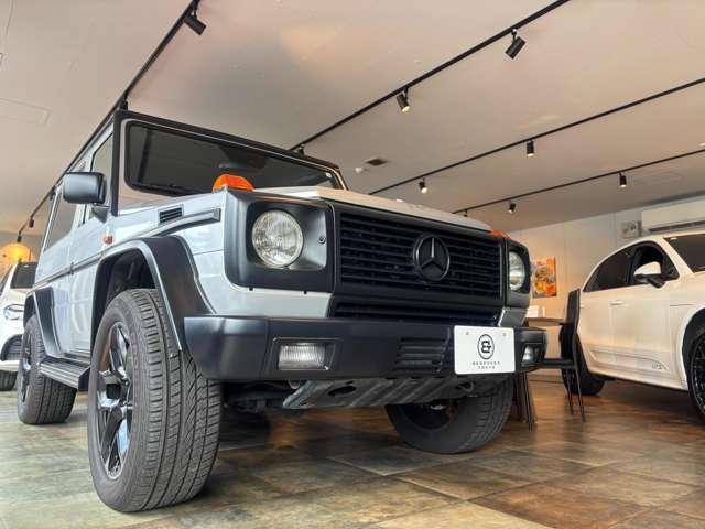 Gクラス  サテンブラックツートン V6エンジン (ブリリアントシルバー×サテンブラック)(12枚目)