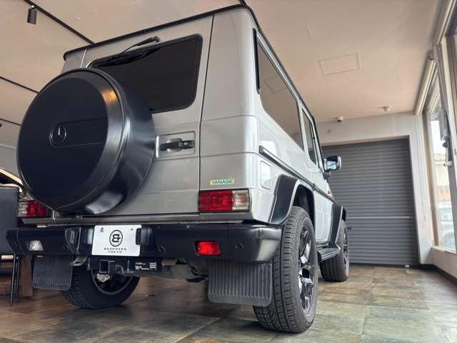 Gクラス  サテンブラックツートン V6エンジン (ブリリアントシルバー×サテンブラック)(13枚目)