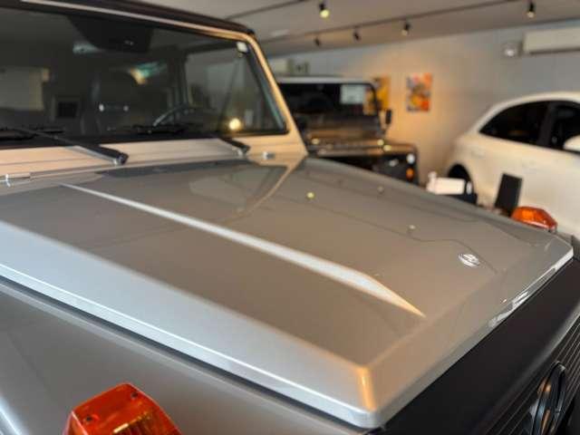 Gクラス  サテンブラックツートン V6エンジン (ブリリアントシルバー×サテンブラック)(14枚目)