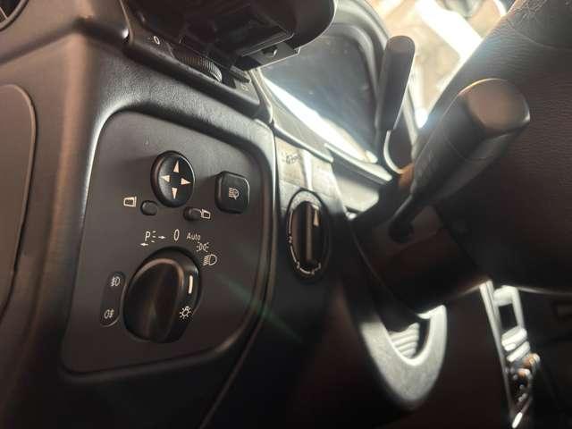 Gクラス  サテンブラックツートン V6エンジン (ブリリアントシルバー×サテンブラック)(21枚目)