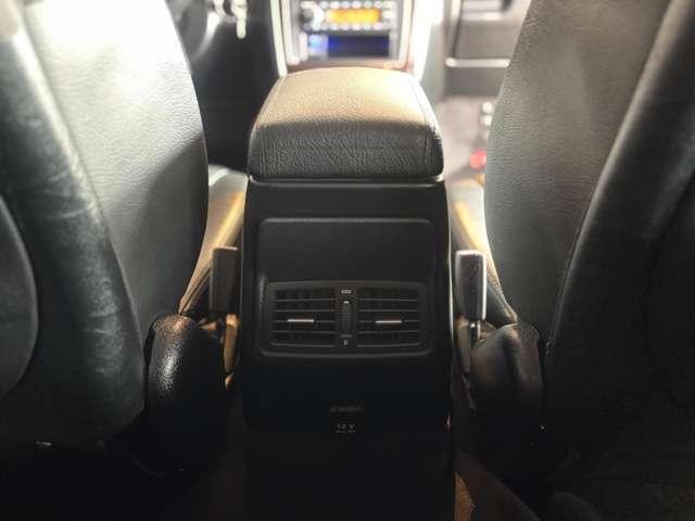 Gクラス  サテンブラックツートン V6エンジン (ブリリアントシルバー×サテンブラック)(31枚目)