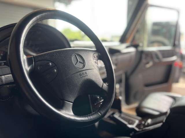 Gクラス  サテンブラックツートン V6エンジン (ブリリアントシルバー×サテンブラック)(32枚目)