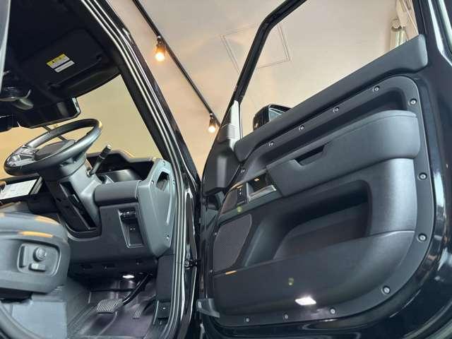 ディフェンダー 110X-ダイナミックSE D300 ダブルオーブラックエディション 特別仕様車(12枚目)