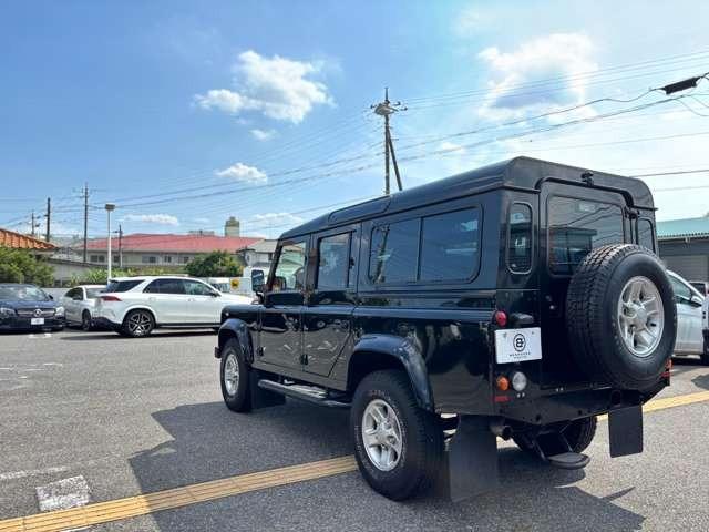 ディフェンダー 110SE 2.4TDCi 左ハンドル  純正アルミホイール シートヒーター(フロント) パワーウインドウ(フロント) カロッツェリアRL720 バックカメラ ETC 取説 記録簿 スペアキー(6枚目)