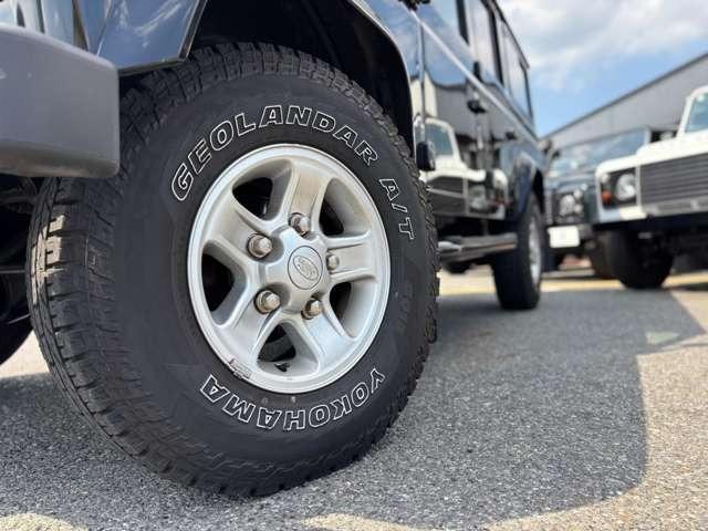 ディフェンダー 110SE 2.4TDCi 左ハンドル  純正アルミホイール シートヒーター(フロント) パワーウインドウ(フロント) カロッツェリアRL720 バックカメラ ETC 取説 記録簿 スペアキー(11枚目)