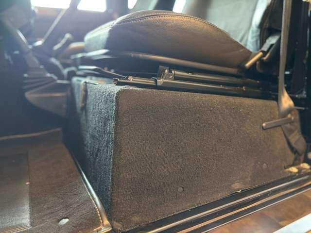 ディフェンダー 110SE 2.4TDCi 左ハンドル  純正アルミホイール シートヒーター(フロント) パワーウインドウ(フロント) カロッツェリアRL720 バックカメラ ETC 取説 記録簿 スペアキー(16枚目)