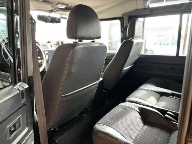 ディフェンダー 110SE 2.4TDCi 左ハンドル  純正アルミホイール シートヒーター(フロント) パワーウインドウ(フロント) カロッツェリアRL720 バックカメラ ETC 取説 記録簿 スペアキー(20枚目)