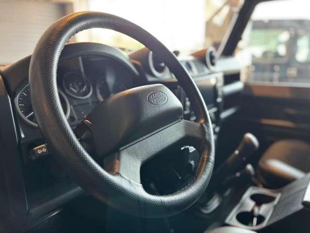 ディフェンダー 110SE 2.4TDCi 左ハンドル  純正アルミホイール シートヒーター(フロント) パワーウインドウ(フロント) カロッツェリアRL720 バックカメラ ETC 取説 記録簿 スペアキー(24枚目)