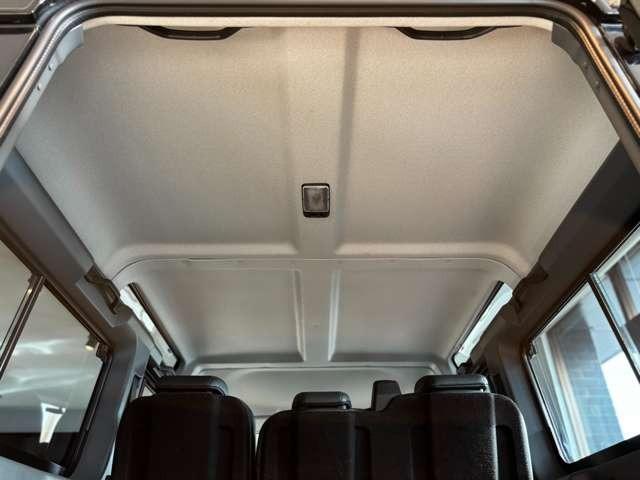 ディフェンダー 110SE 2.4TDCi 左ハンドル  純正アルミホイール シートヒーター(フロント) パワーウインドウ(フロント) カロッツェリアRL720 バックカメラ ETC 取説 記録簿 スペアキー(33枚目)