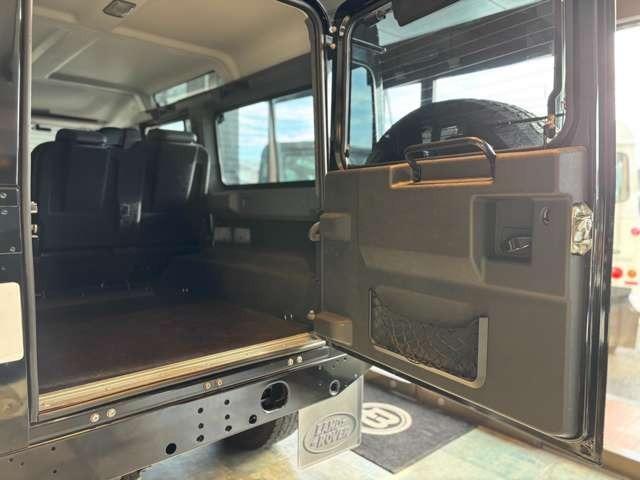ディフェンダー 110SE 2.4TDCi 左ハンドル  純正アルミホイール シートヒーター(フロント) パワーウインドウ(フロント) カロッツェリアRL720 バックカメラ ETC 取説 記録簿 スペアキー(39枚目)