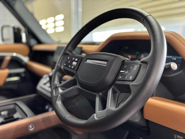 ディフェンダー 110X-ダイナミックHSE D300 ディーゼルターボ 4WD ボンネットブラック塗装 レッドキャリパー リアスムージングパネル(スペアタイヤ&ブラケット有) パノラミックスライディングルーフ 社外液晶ルームミラー 保 取 スペアキー(24枚目)