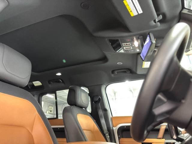 ディフェンダー 110X-ダイナミックHSE D300 ディーゼルターボ 4WD ボンネットブラック塗装 レッドキャリパー リアスムージングパネル(スペアタイヤ&ブラケット有) パノラミックスライディングルーフ 社外液晶ルームミラー 保 取 スペアキー(35枚目)