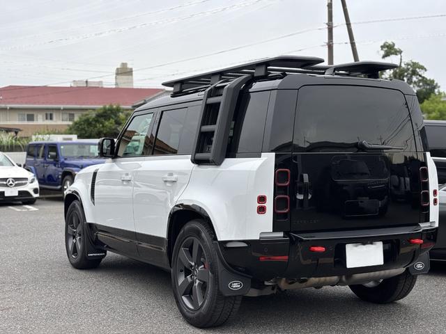 ディフェンダー 110X D300 ディーゼルターボ 4WD 22インチAW「スタイル5098」 レッドキャリパー オレンジリアリカバリーフック スモークドリアライト パノラミックスライディングルーフ インテリアビューミラー(8枚目)