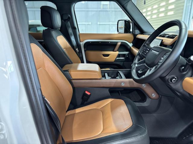 ディフェンダー 110X D300 ディーゼルターボ 4WD 22インチAW「スタイル5098」 レッドキャリパー オレンジリアリカバリーフック スモークドリアライト パノラミックスライディングルーフ インテリアビューミラー(15枚目)