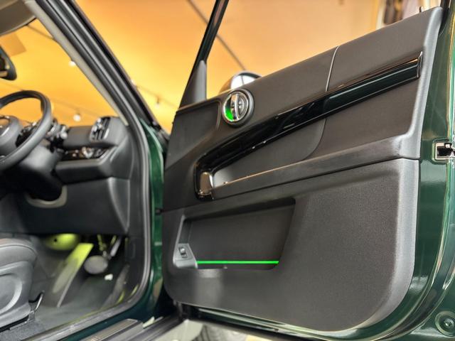 MINI  ノーフォーク エディション 4WD 全国限定300台 Norfolk Edition特別装備 専用ボンネットストライプ&ネームバッジ 特別装備(18インチAWピンスポークブラック)(20枚目)