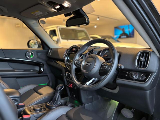 MINI  ノーフォーク エディション 4WD 全国限定300台 Norfolk Edition特別装備 専用ボンネットストライプ&ネームバッジ 特別装備(18インチAWピンスポークブラック)(21枚目)