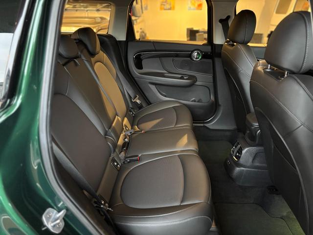 MINI  ノーフォーク エディション 4WD 全国限定300台 Norfolk Edition特別装備 専用ボンネットストライプ&ネームバッジ 特別装備(18インチAWピンスポークブラック)(26枚目)