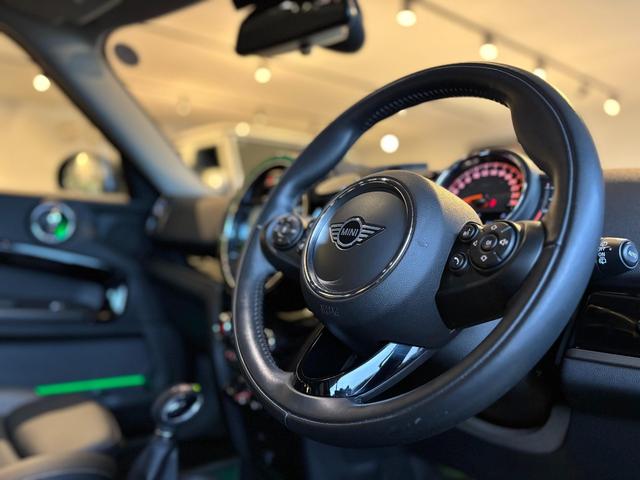 MINI  ノーフォーク エディション 4WD 全国限定300台 Norfolk Edition特別装備 専用ボンネットストライプ&ネームバッジ 特別装備(18インチAWピンスポークブラック)(30枚目)