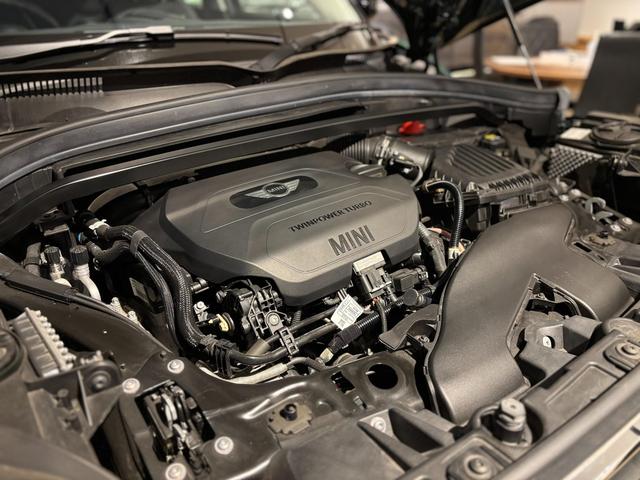 MINI  ノーフォーク エディション 4WD 全国限定300台 Norfolk Edition特別装備 専用ボンネットストライプ&ネームバッジ 特別装備(18インチAWピンスポークブラック)(44枚目)