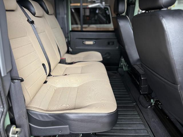 ディフェンダー  110 2.2TDCi Heritage Limited Edition 世界400台限定車 セレブレーションシリーズ 専用カラー「グラスミアグリーン」 ボディ同色ペインテッド16インチホイール(17枚目)