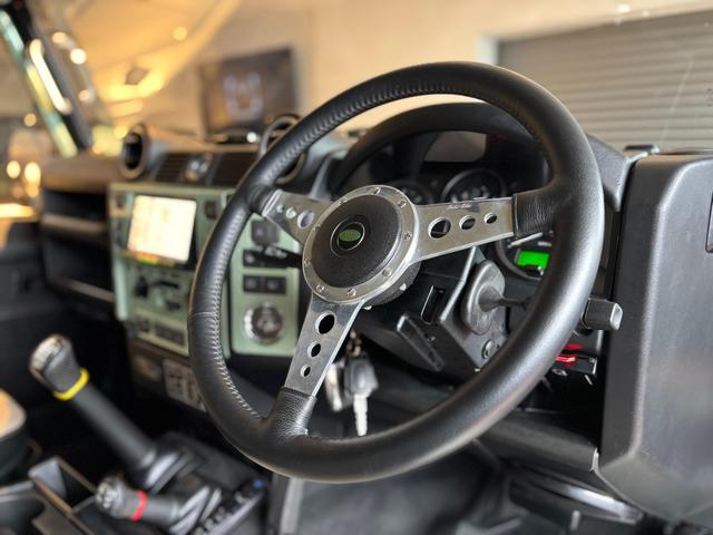 ディフェンダー  110 2.2TDCi Heritage Limited Edition 世界400台限定車 セレブレーションシリーズ 専用カラー「グラスミアグリーン」 ボディ同色ペインテッド16インチホイール(29枚目)