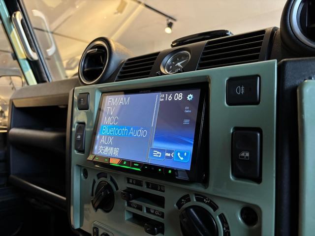 ディフェンダー  110 2.2TDCi Heritage Limited Edition 世界400台限定車 セレブレーションシリーズ 専用カラー「グラスミアグリーン」 ボディ同色ペインテッド16インチホイール(35枚目)