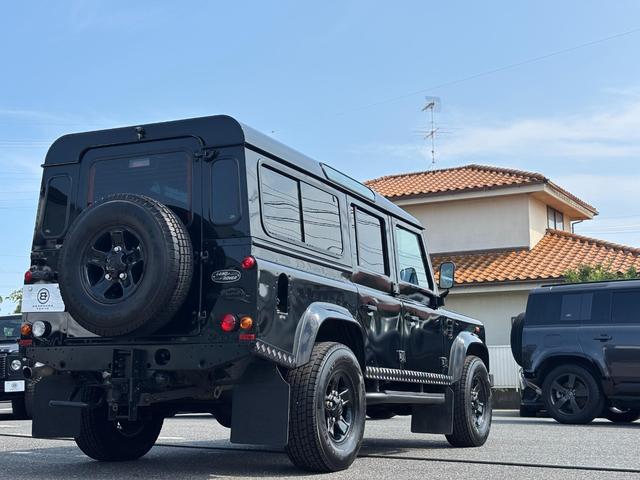 ディフェンダー  110 2.4 TDCi 純正16AW(ブラックペイント済) シートヒーター(フロント) 7インチインダッシュモニターオーディオ(MP5-C-PLAY)  ドラレコ付デジタルミラー Bカメラ Sキー(7枚目)