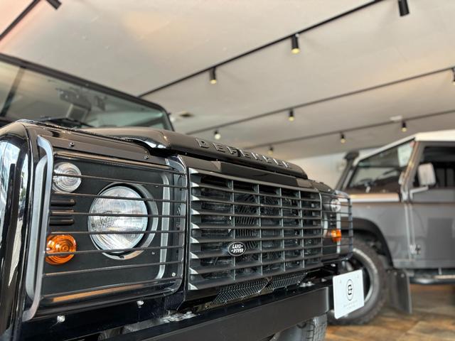 ディフェンダー  110 2.4 TDCi 純正16AW(ブラックペイント済) シートヒーター(フロント) 7インチインダッシュモニターオーディオ(MP5-C-PLAY)  ドラレコ付デジタルミラー Bカメラ Sキー(8枚目)