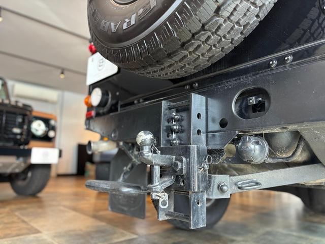 ディフェンダー  110 2.4 TDCi 純正16AW(ブラックペイント済) シートヒーター(フロント) 7インチインダッシュモニターオーディオ(MP5-C-PLAY)  ドラレコ付デジタルミラー Bカメラ Sキー(11枚目)