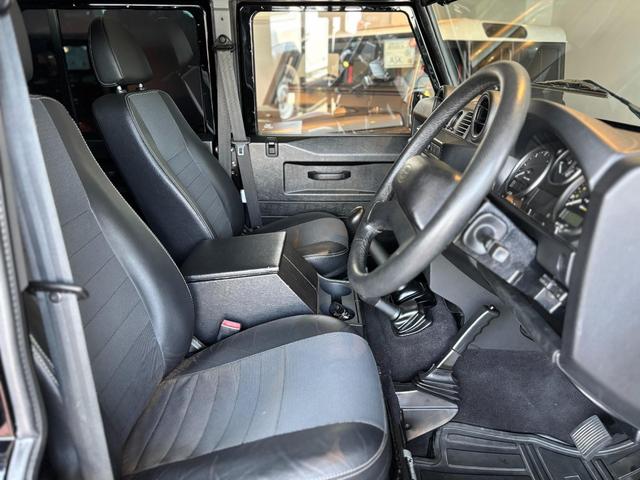 ディフェンダー  110 2.4 TDCi 純正16AW(ブラックペイント済) シートヒーター(フロント) 7インチインダッシュモニターオーディオ(MP5-C-PLAY)  ドラレコ付デジタルミラー Bカメラ Sキー(15枚目)