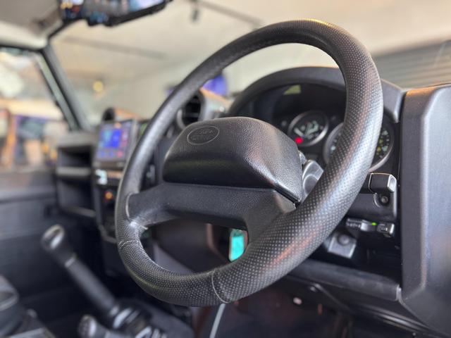 ディフェンダー  110 2.4 TDCi 純正16AW(ブラックペイント済) シートヒーター(フロント) 7インチインダッシュモニターオーディオ(MP5-C-PLAY)  ドラレコ付デジタルミラー Bカメラ Sキー(23枚目)