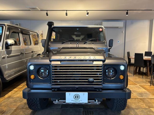 ディフェンダー  110 XS 2.2 TDCi 最終モデル 新並ワンオーナー 社外18インチAW NARDIステアリング RECAROシート  カラードシートベルト ホワイトコントラストルーフ 純正サンルーフ(11枚目)