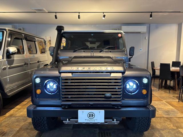 ディフェンダー  110 XS 2.2 TDCi 最終モデル 新並ワンオーナー 社外18インチAW NARDIステアリング RECAROシート  カラードシートベルト ホワイトコントラストルーフ 純正サンルーフ(12枚目)