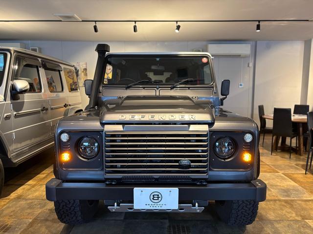 ディフェンダー  110 XS 2.2 TDCi 最終モデル 新並ワンオーナー 社外18インチAW NARDIステアリング RECAROシート  カラードシートベルト ホワイトコントラストルーフ 純正サンルーフ(13枚目)