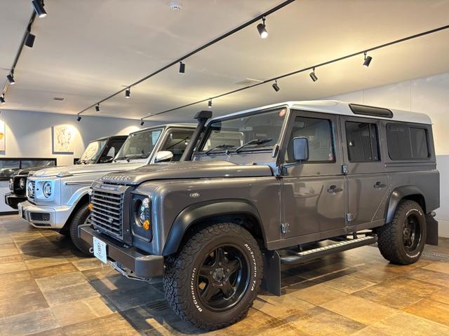 ディフェンダー  110 XS 2.2 TDCi 最終モデル 新並ワンオーナー 社外18インチAW NARDIステアリング RECAROシート  カラードシートベルト ホワイトコントラストルーフ 純正サンルーフ(20枚目)