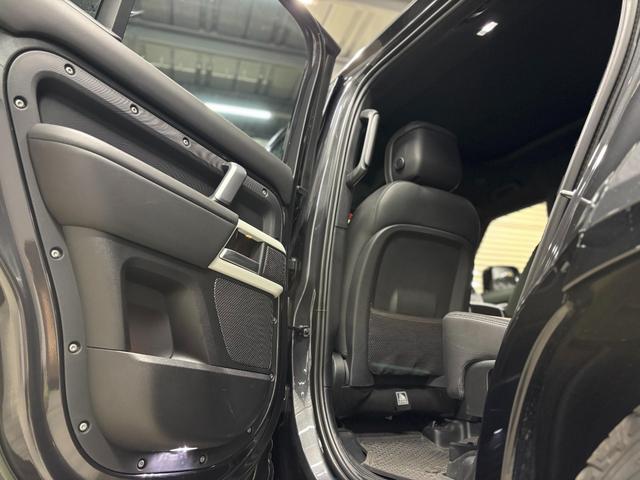 ディフェンダー 110X-ダイナミックHSE D300 ディーゼルターボ 4WD 3列シート7人乗り 20インチ“スタイル5098” スライディングパノラミックルーフ MERIDIAN 保証書 取説 記録簿 スペアキー(15枚目)