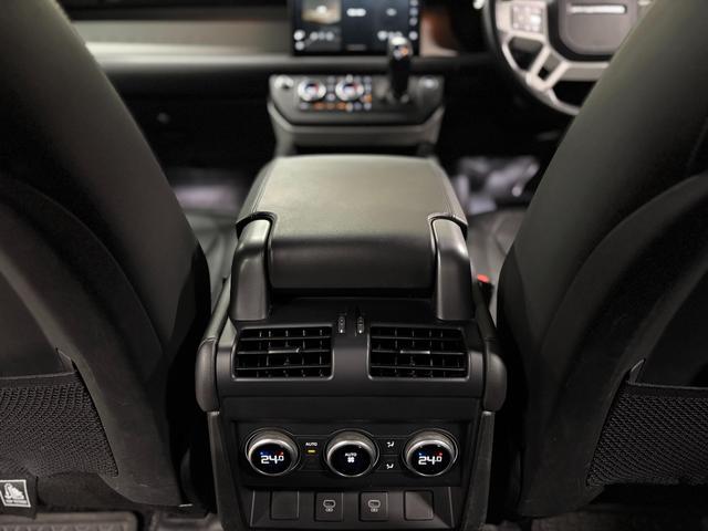 ディフェンダー 110X-ダイナミックHSE D300 ディーゼルターボ 4WD 3列シート7人乗り 20インチ“スタイル5098” スライディングパノラミックルーフ MERIDIAN 保証書 取説 記録簿 スペアキー(21枚目)