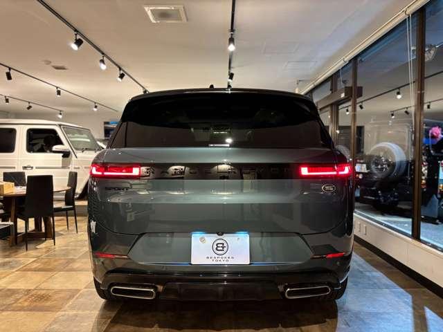 レンジローバースポーツ ローンチエディション　４ＷＤ　１６０台限定　ディーラー保証継承　２３インチＳｔｙｌｅ５１３５ＡＷ　ブラックエクステリアパック　コールドクライメートパック　サテンカーボントリム　Ｍｅｒｉｄｉａｎサウンドシステム（12枚目）