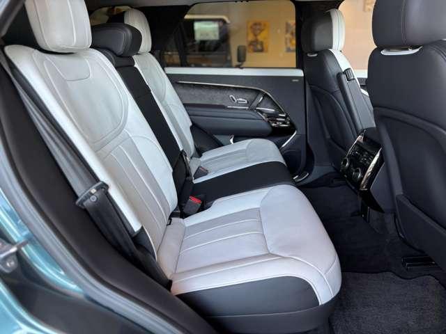 レンジローバースポーツ ローンチエディション　４ＷＤ　１６０台限定　ディーラー保証継承　２３インチＳｔｙｌｅ５１３５ＡＷ　ブラックエクステリアパック　コールドクライメートパック　サテンカーボントリム　Ｍｅｒｉｄｉａｎサウンドシステム（29枚目）