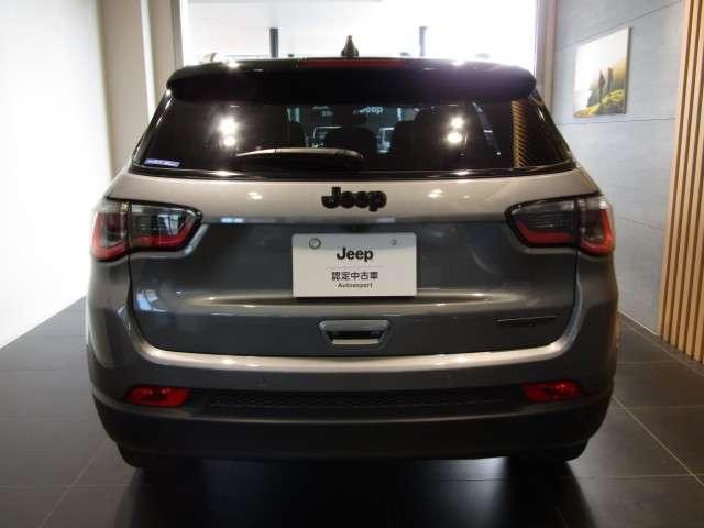 ジープ・コンパス ナイトイーグル 認定中古車 ハーフレザーシート AppleCarPlay ACC アルミホイール Rカメラ ナビ Uconnect ワンオーナー ACC機能 禁煙車(6枚目)