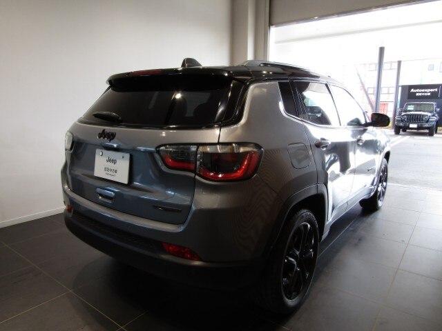 ジープ・コンパス ナイトイーグル 認定中古車 ハーフレザーシート AppleCarPlay ACC アルミホイール Rカメラ ナビ Uconnect ワンオーナー ACC機能 禁煙車(10枚目)