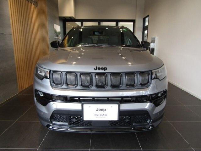 ジープ・コンパス ナイトイーグル 認定中古車 ハーフレザーシート AppleCarPlay ACC アルミホイール Rカメラ ナビ Uconnect ワンオーナー ACC機能 禁煙車(14枚目)