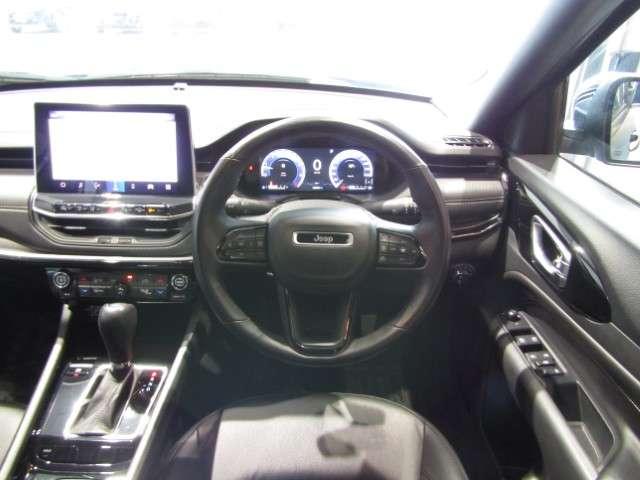 ジープ・コンパス ナイトイーグル 認定中古車 ハーフレザーシート AppleCarPlay ACC アルミホイール Rカメラ ナビ Uconnect ワンオーナー ACC機能 禁煙車(18枚目)