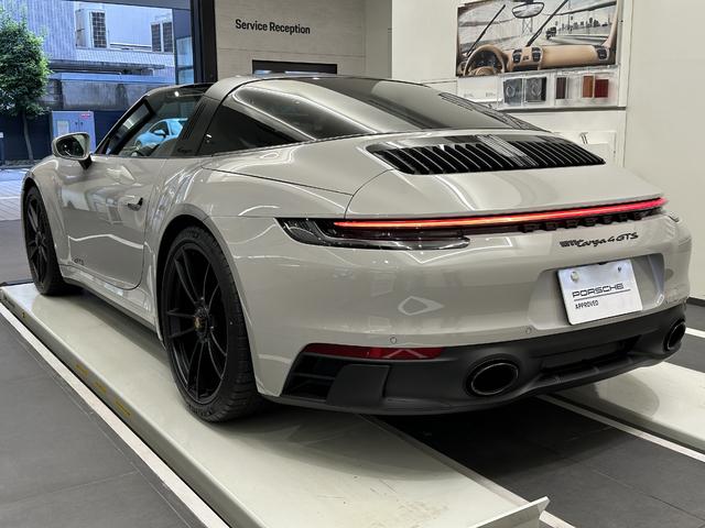 ９１１ ９１１タルガ４ＧＴＳ　２０２３年モデル　新車保証継承（3枚目）